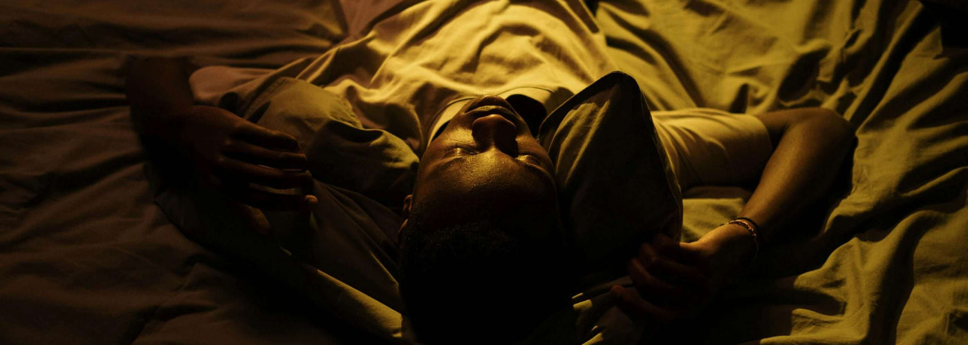 Somniloquie : c’est grave docteur ? Définition, causes et solutions !