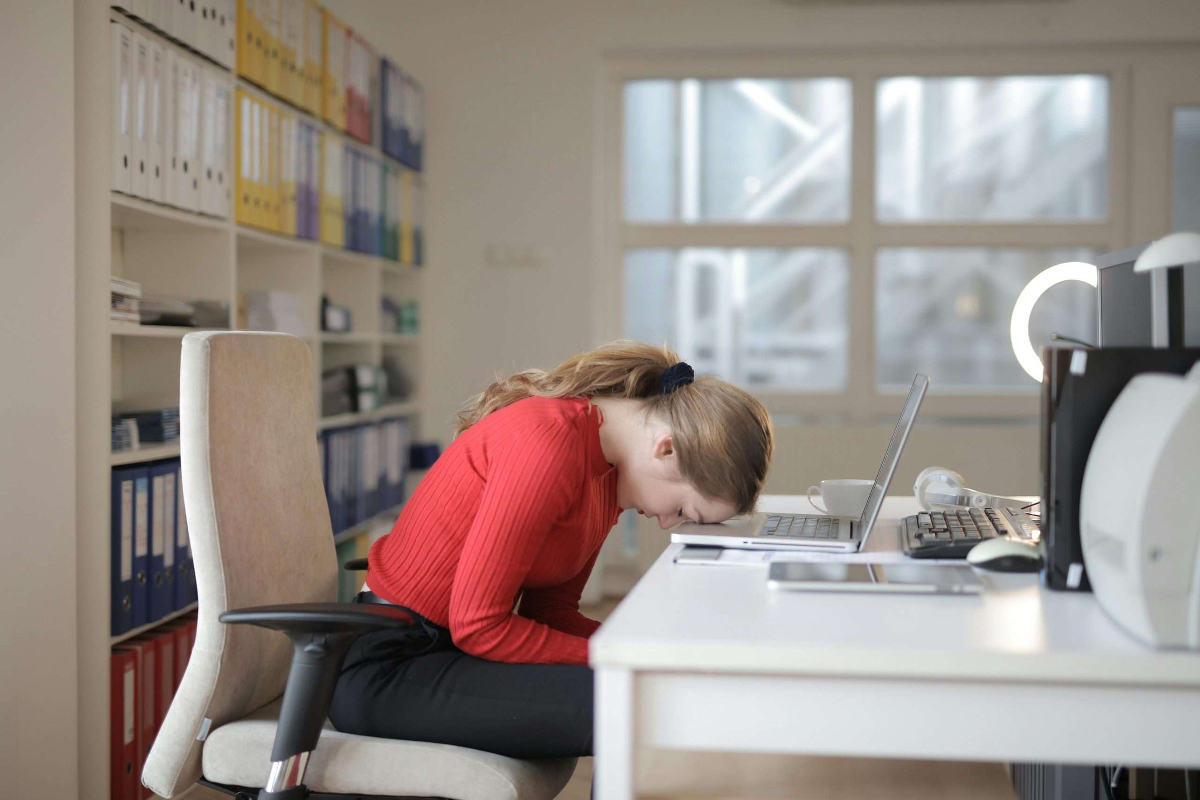 Manque de sommeil : causes, symptômes, effets et conseils pour renouer avec un sommeil de qualité !