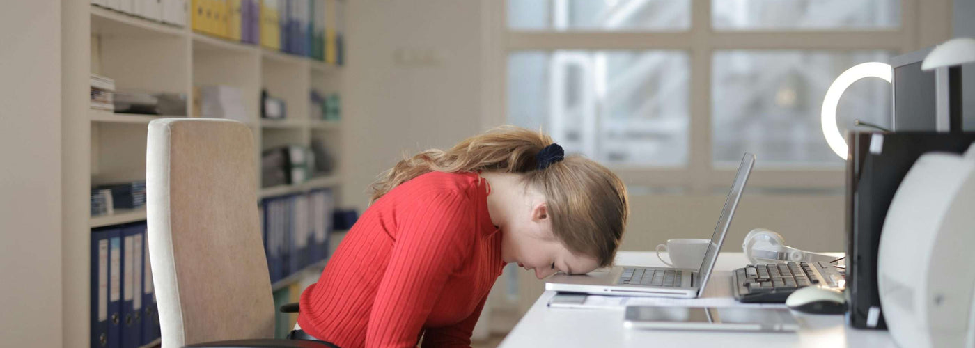 Manque de sommeil : causes, symptômes, effets et conseils pour renouer avec un sommeil de qualité !